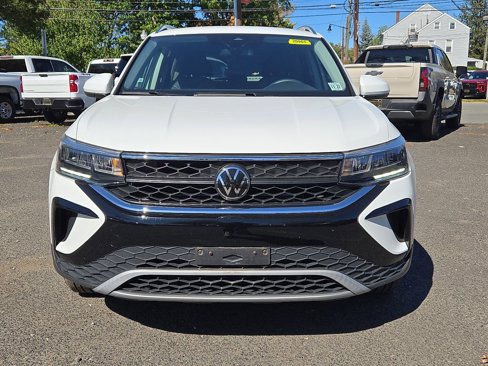 Used 2023 Volkswagen Taos SE image 2