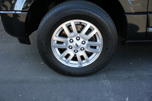 Used 2012 Ford Expedition Limited image 26