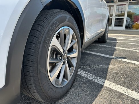 Used 2020 Kia Sorento AWD V6 image 9