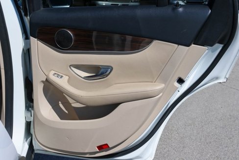 Used 2019 Mercedes-Benz GLC 300 w/ Premium Package image 18