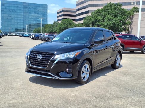 New 2025 Nissan Kicks Play S image 2
