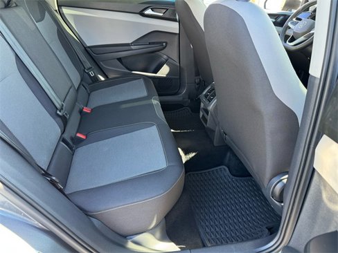 Certified 2022 Volkswagen Taos S image 15