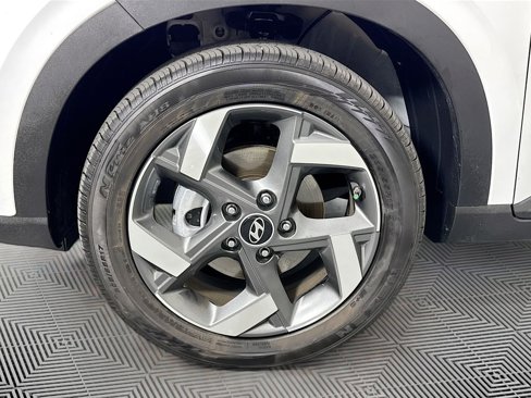 Certified 2025 Hyundai Venue SEL image 31
