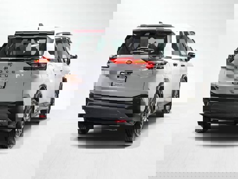 Used 2023 Nissan Rogue S image 5
