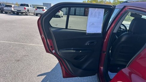 Used 2019 Chevrolet Trax LT w/ LT Convenience Package image 32