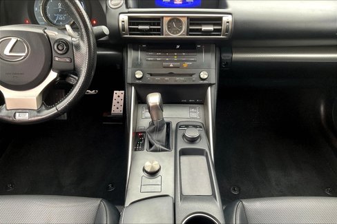Used 2016 Lexus IS 200t image 7