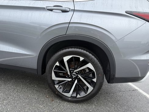 Used 2023 Mitsubishi Outlander SE image 45