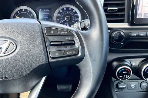 Used 2021 Hyundai Venue SEL w/ Premium Package image 24