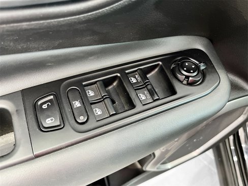 Used 2022 Jeep Renegade Latitude w/ Convenience Group image 18