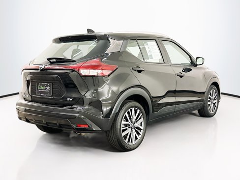 Used 2024 Nissan Kicks SV image 9