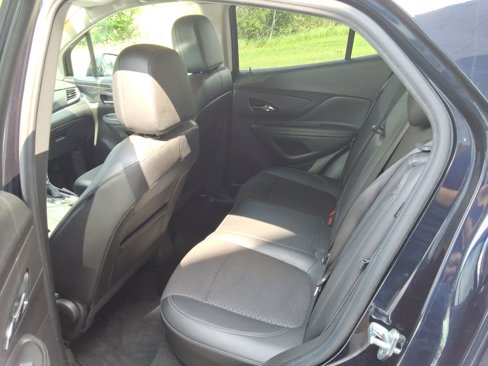 Used 2021 Buick Encore Preferred image 30