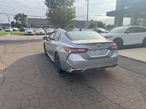 Used 2019 Toyota Camry XSE image 9