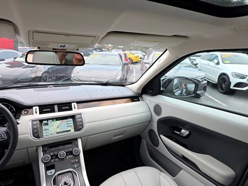 Used 2015 Land Rover Range Rover Evoque Prestige image 68
