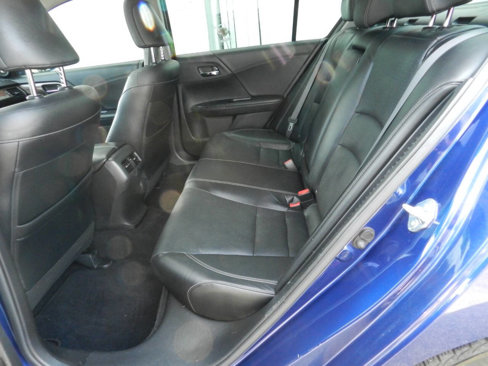 Used 2017 Honda Accord EX-L image 10