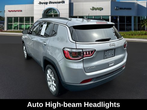 Used 2022 Jeep Compass Latitude image 6
