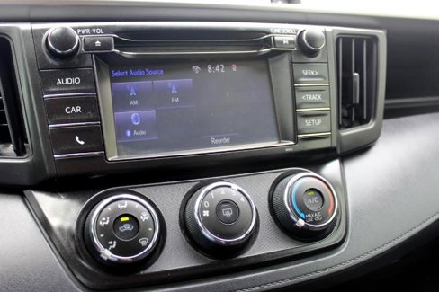 Used 2017 Toyota RAV4 LE image 27