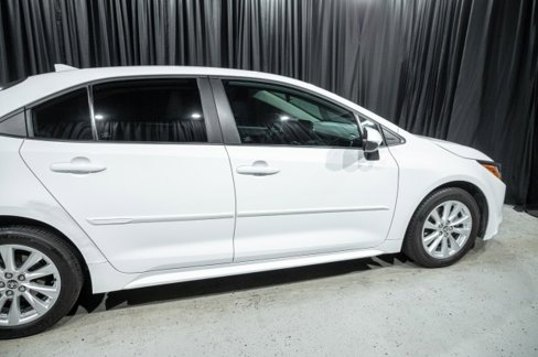 Used 2023 Toyota Corolla LE image 4
