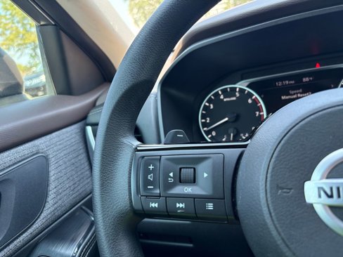 Used 2021 Nissan Rogue S image 13