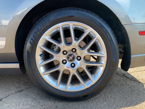 Used 2013 Ford Mustang Premium image 16