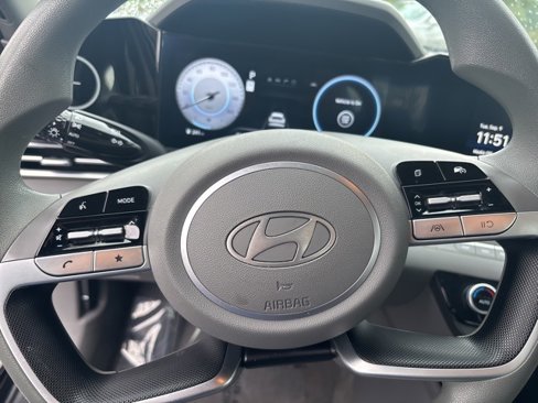 Used 2024 Hyundai Elantra SEL image 14