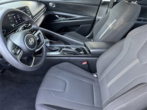 Used 2024 Hyundai Elantra SE image 5