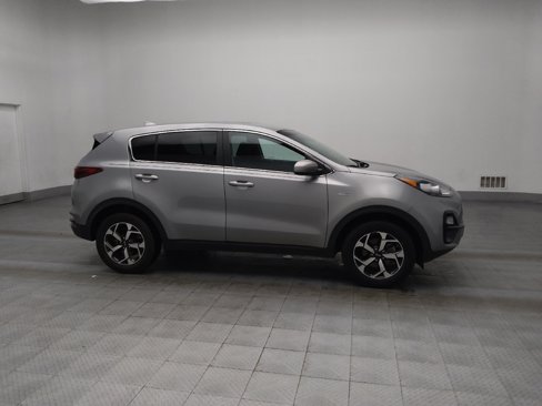Used 2022 Kia Sportage LX image 11