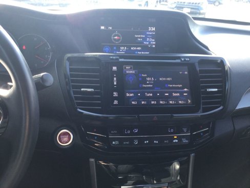 Used 2016 Honda Accord Touring image 8