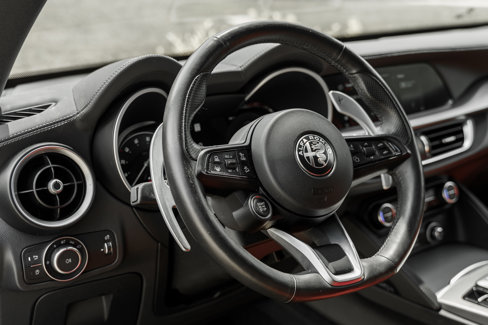 Used 2024 Alfa Romeo Stelvio Veloce image 10