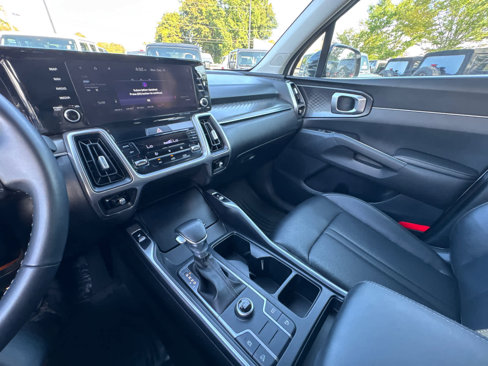 Used 2022 Kia Sorento S image 24