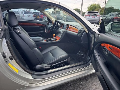 Used 2005 Lexus SC 430 Convertible w/ Preferred Accessory Pkg image 12