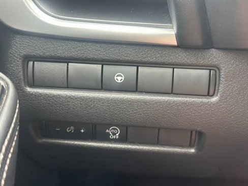 Used 2023 Nissan Rogue SV image 30