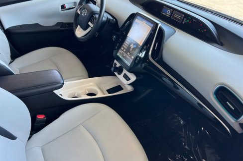 Used 2018 Toyota Prius image 16