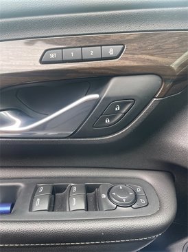 Used 2019 GMC Terrain Denali w/ Advanced Safety Package image 7