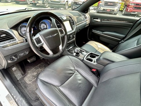 Used 2014 Chrysler 300 C w/ Light Group image 3