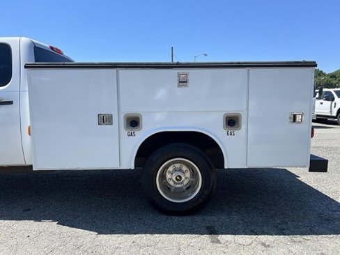 Used 2014 Chevrolet Silverado 3500 W/T image 41