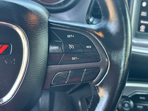 Used 2019 Dodge Challenger SXT image 23