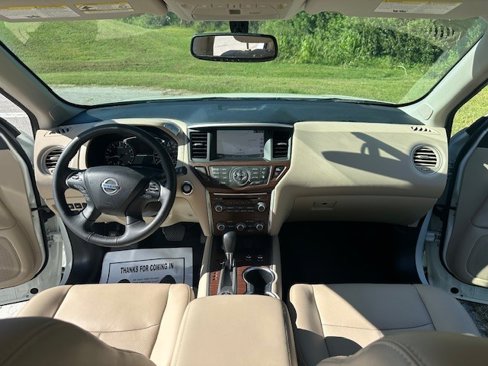 Used 2019 Nissan Pathfinder Platinum image 17