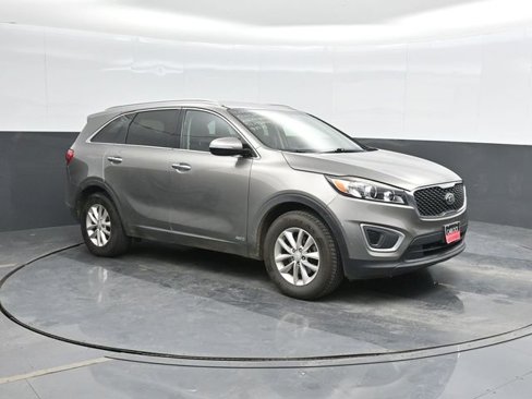 Used 2018 Kia Sorento LX image 5