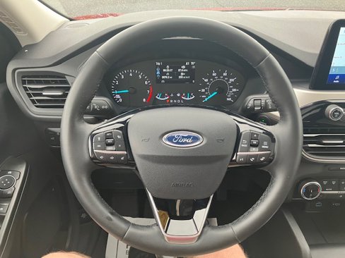 Used 2022 Ford Escape SE w/ SE Sport Appearance Package image 20