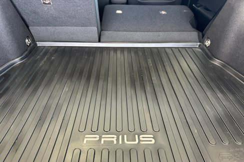 Used 2022 Toyota Prius L Eco image 12
