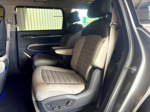 Used 2024 Kia EV9 Land image 38