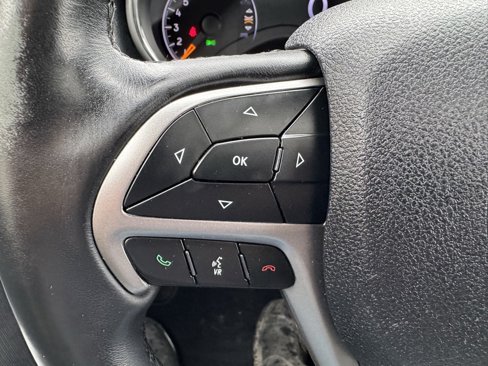 Used 2018 Jeep Grand Cherokee Altitude image 15