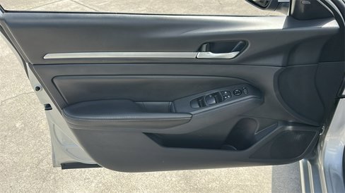 Used 2022 Nissan Altima 2.5 SV image 15