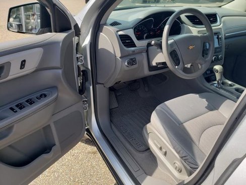 Used 2017 Chevrolet Traverse LS image 12