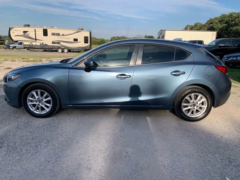 Used 2016 MAZDA MAZDA3 i Touring w/ Popular Equipment Package image 2