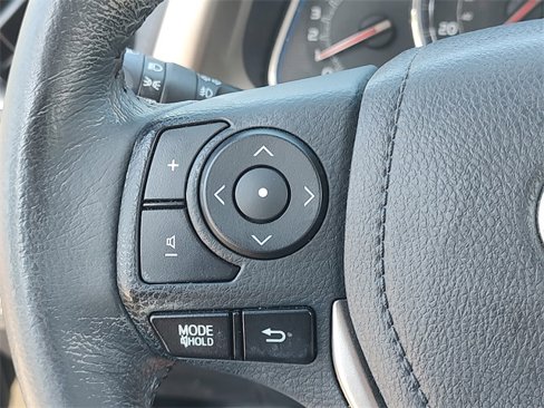 Used 2015 Toyota RAV4 Limited image 24
