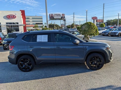 Certified 2023 Volkswagen Taos SE w/ Panoramic Sunroof Package image 7