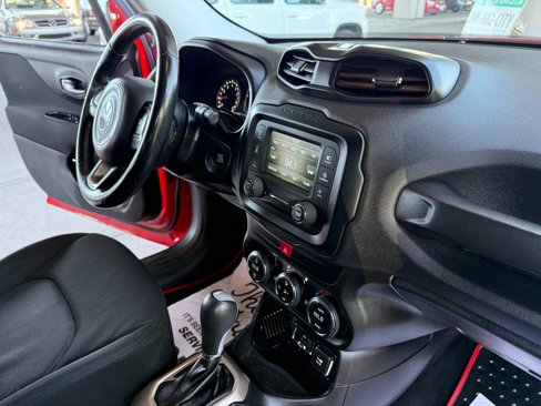 Used 2016 Jeep Renegade Latitude w/ Popular Equipment Group image 24