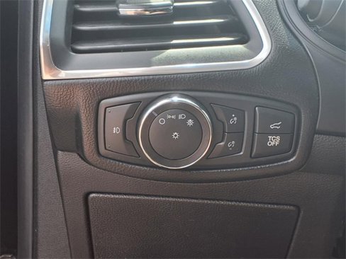 Used 2022 Ford Edge Titanium image 17