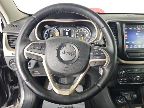 Used 2017 Jeep Cherokee Latitude w/ Cold Weather Group image 13